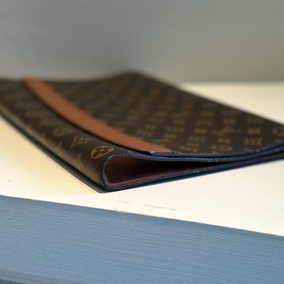 LOUIS VUITTON Monogram
Porte XL Envelope Clutch Bag - Picture 5 of 12